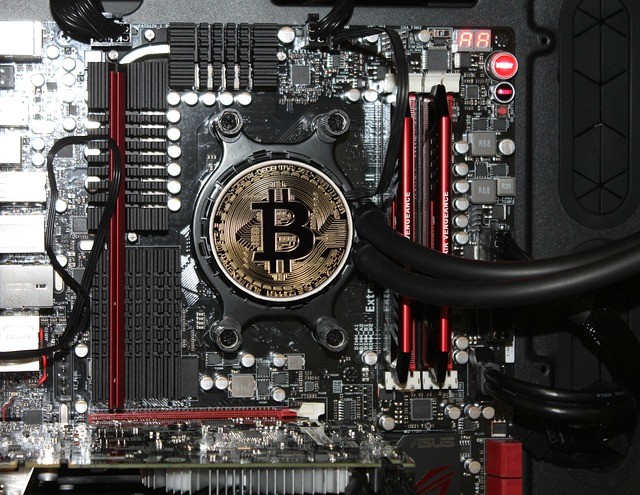 Bitcoin Price Decline Prompts US Mining Firm to Shut Down 'Indefinitely'